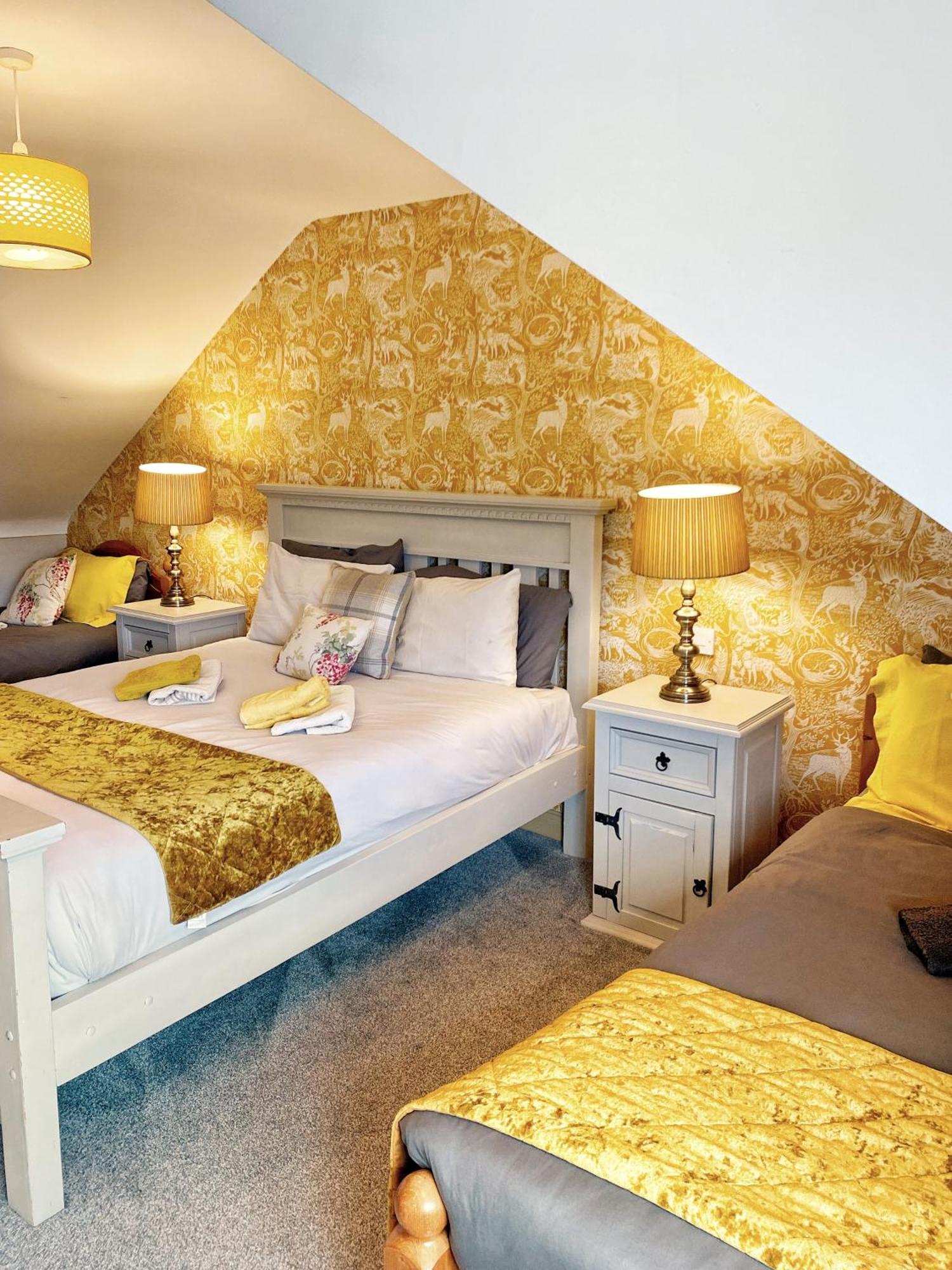 Dulrush Lodge Guest House, Restaurant And Self-Catering Bed & Breakfast