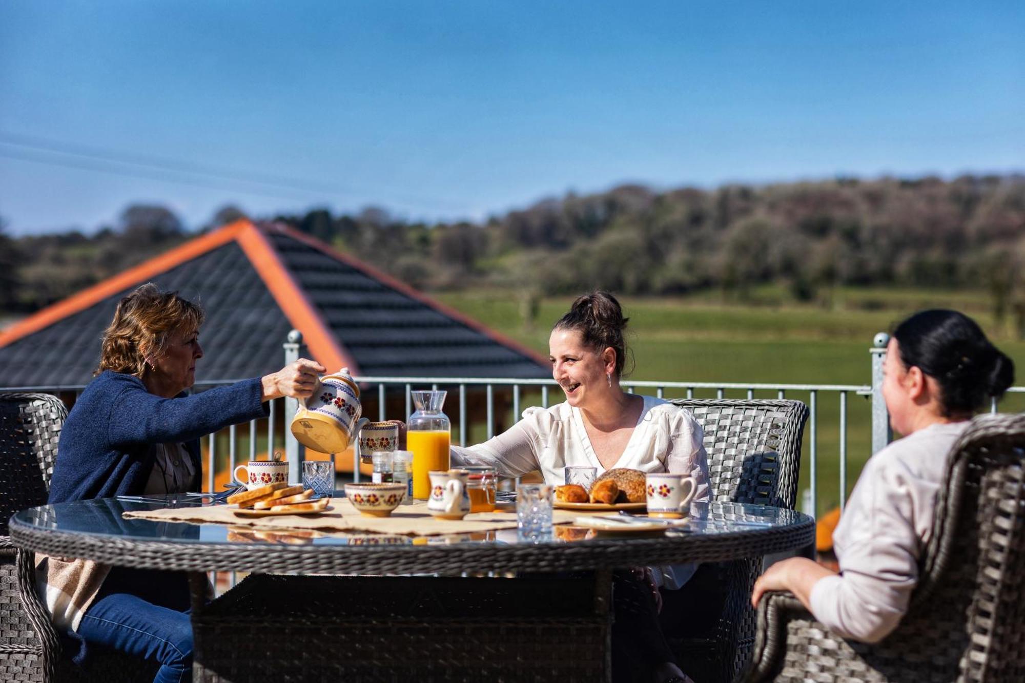 Dulrush Lodge Guest House, Restaurant And Self-Catering Bed & Breakfast